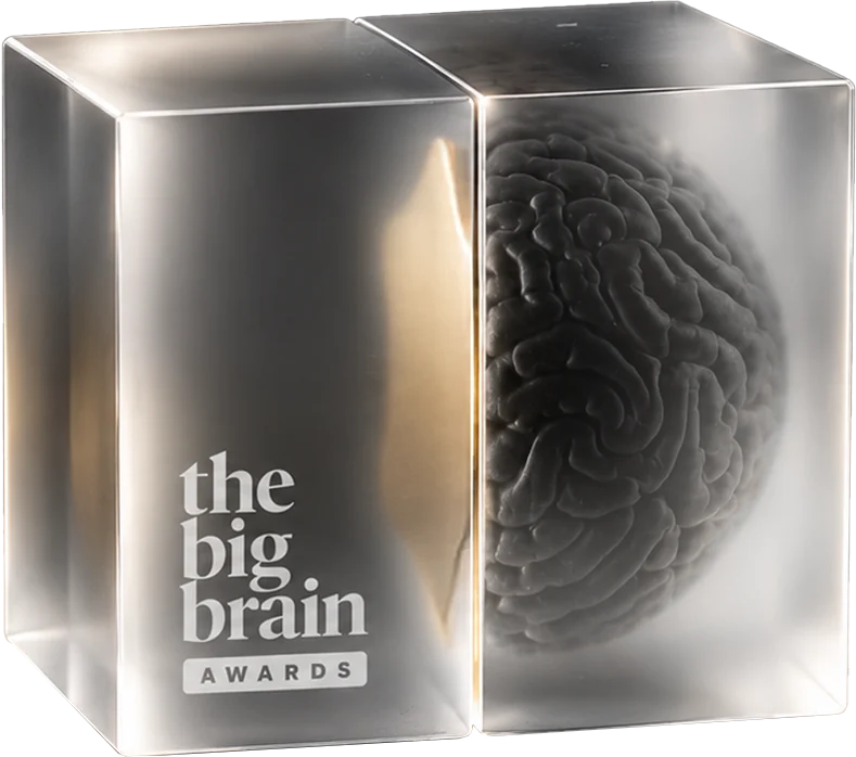 Troféu The Big Brain Awards: bloco de vidro com um cérebro dentro
